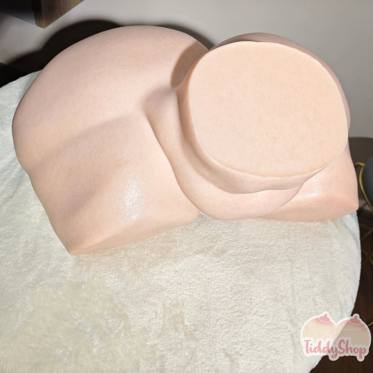 TiddyShop Mandy Booty 27.56lb/12.5kg - SimulaFeel® Platinum Silicone, Gel Filled, Jiggly, Ultra Realistic Ass - Tiddyshop Pantented Silicone Technology- TiddyDollHouse TiddyShop